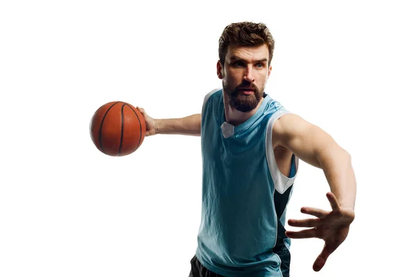 Jogador Basquetebol Acção Homem Musculoso Forte Está Passando Uma Bola — Fotografia de Stock