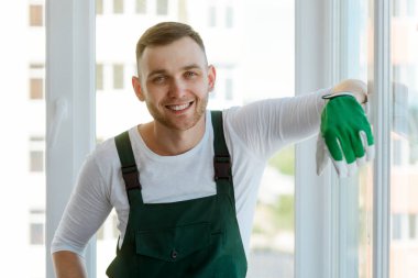 Mutlu bir işçi portresi