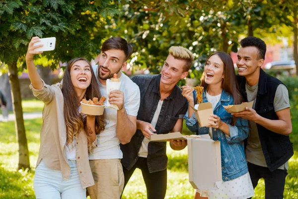 Fête avec les meilleurs amis — Photo