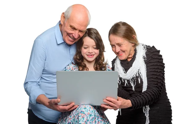 Nieta y abuelos teniendo videocall — Foto de Stock