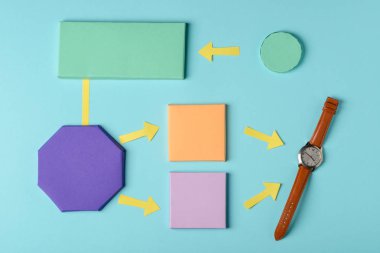 Analog saat ve kağıt blokları