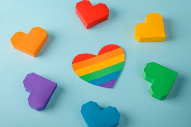 LGBT bayrak kağıt kalpler