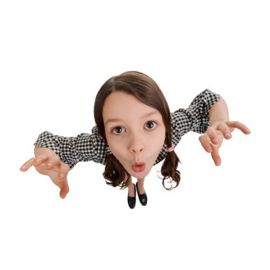 İnsanları korkutarak kız