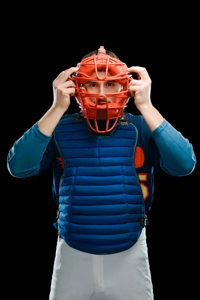 Catcher een masker in te zetten — Stockfoto