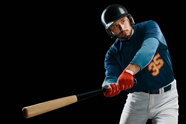 Jugador de béisbol balanceando un bate —  Fotos de Stock
