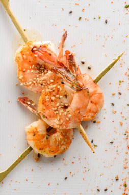 Kaplan karides üzerinde kapat