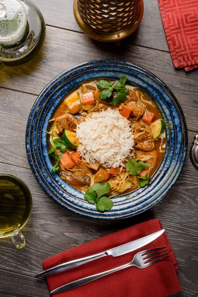 Indian chicken curry with rice — Stock Photo, Image