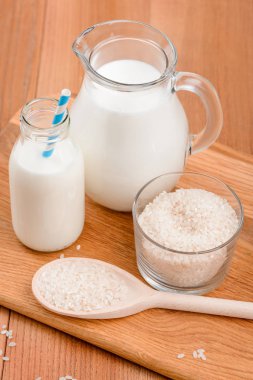 Vegan süt ve pirinç tahıl