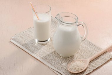 Pirinç sütü sürahi