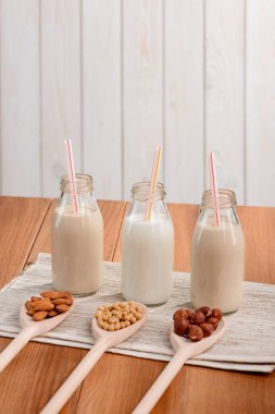 Badem, soya ve fındık süt