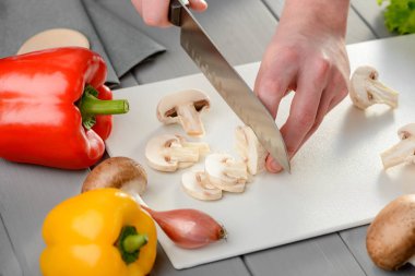 Adam champignon mantar Dilimleme