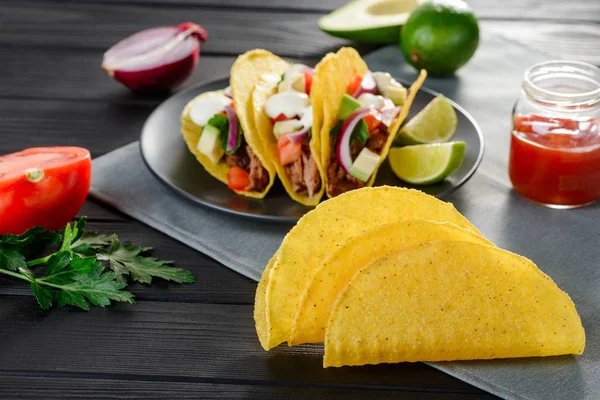 Krokante maïs tortilla's voor taco 's — Stockfoto