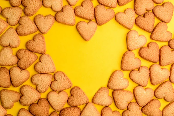 Cookies gelegd in hart vorm — Stockfoto
