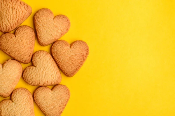 Montón de galletas en forma de corazón —  Fotos de Stock