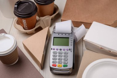 Kahve ve yemek için ödeme