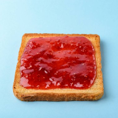 Ahududu reçeli ile tost