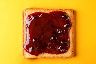 Böğürtlenli reçel ile tost