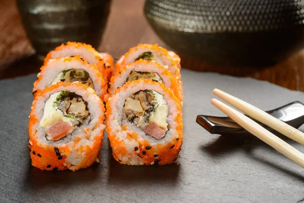 Tartar sosu ve midye böreği