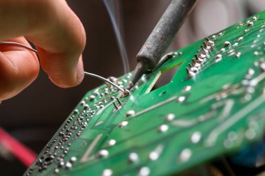 Elektronik cihazların, kalay lehimleme parçalarının onarımı