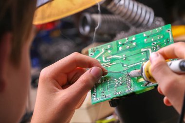 Elektronik cihazların, kalay lehimleme parçalarının onarımı