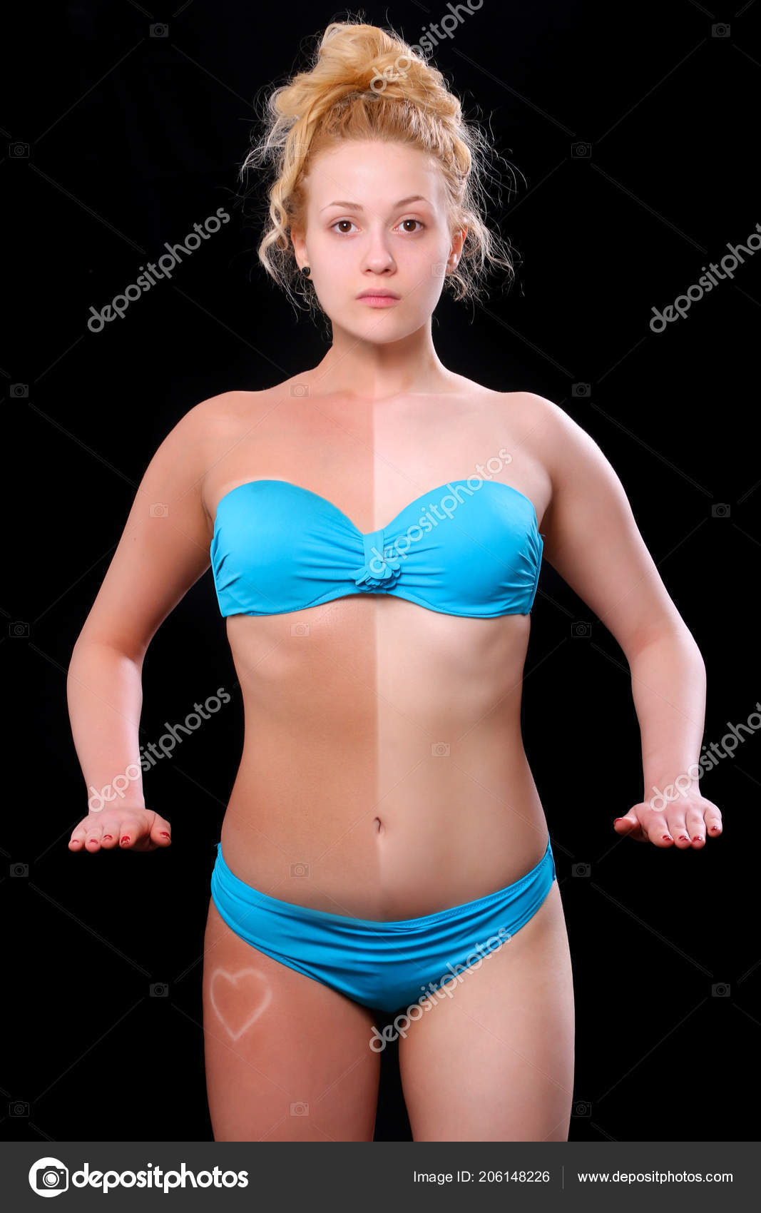 Woman Body Paint Airbrush Professional Beauty Salon — Stock Photo Woman Body Paint Airbrush Professional Beauty Salon — Stock Photo