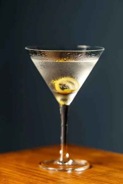 Vesper Martini Cocktail Gin Vodka Lillet Blanc Citron Cocktail Sur — Photo