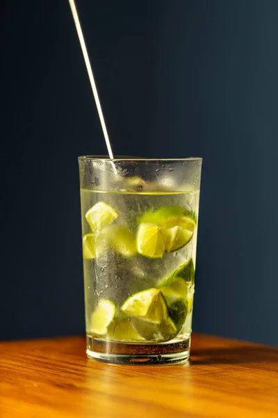 Caipiroska Cocktail Caipiroska Made Brazilian Style Vodka Lemon Sugar Ice — Stock Photo, Image