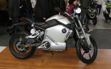Istanbul, Türkiye - 25 Şubat 2018: Super Soco Ts1200r Motobike Istanbul Istanbul Sergi Sarayı'ekranda