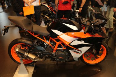 Istanbul, Türkiye - 25 Şubat 2018: Ktm Rc 390 Motobike Istanbul Istanbul Sergi Sarayı'ekranda