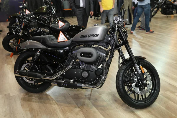 Istanbul, Türkiye - 25 Şubat 2018: Harley-Davidson Motosiklet Motobike Istanbul Istanbul Sergi Sarayı'ekranda