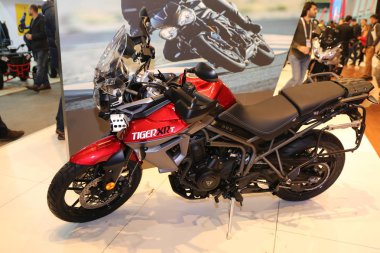 Istanbul, Türkiye - 25 Şubat 2018: Triumph Tiger Xrt 800 Motobike Istanbul Istanbul Sergi Sarayı'ekranda
