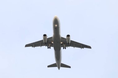 Istanbul, Türkiye - 03 Şubat 2018: Türk Hava Yolları'nın Airbus A320-Istanbul Atatürk Havaalanına iniş 232 (Cn 3558). Senin 328 filo büyüklüğü ve 302 hedefleri Türkiye'nin bayrak taşıyıcı