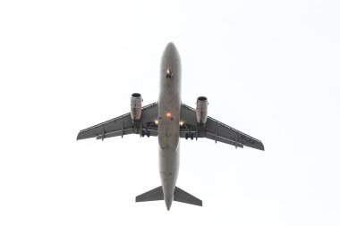 Istanbul, Türkiye - 04 Şubat 2018: Türk Hava Yolları'nın Airbus A319-Istanbul Atatürk Havaalanına iniş 132 (Cn 3142). Senin 328 filo büyüklüğü ve 302 hedefleri Türkiye'nin bayrak taşıyıcı