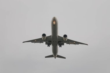 Istanbul, Türkiye - 04 Şubat 2018: Türk Hava Yolları Boeing 777-3f2er (Cn 40796) açılış Istanbul Ataturk Havaalanı'na. Senin 328 filo büyüklüğü ve 302 hedefleri Türkiye'nin bayrak taşıyıcı