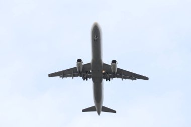 Istanbul, Türkiye - 03 Şubat 2018: Türk Hava Yolları'nın Airbus A321-Istanbul Atatürk Havaalanına iniş 231 (Cn 6758). Senin 328 filo büyüklüğü ve 302 hedefleri Türkiye'nin bayrak taşıyıcı