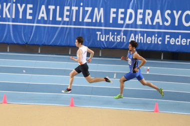 Istanbul, Türkiye - 04 Şubat 2018: Turkcell Türk Atletizm Şampiyonası sırasında çalışan sporcular