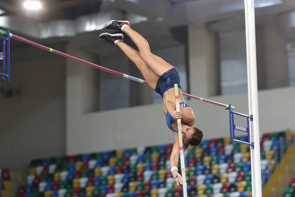 Stambuł Turcja Lutego 2018 Niezdefiniowane Sportowiec Skoku Tyczce Podczas Mistrzostwa — Zdjęcie stockowe