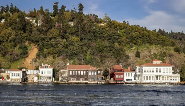 Edificios Bósforo Lado Del Estrecho Estambul Turquía — Foto de Stock