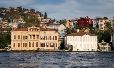 İstanbul 'un İstanbul İlçesinin Boğaz Tarafındaki Binalar