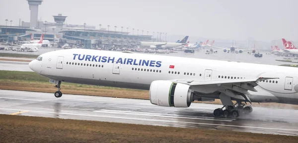 Istanbul Turquía Marzo 2018 Turkish Airlines Boeing 777 3F2Er 44126 —  Fotos de Stock