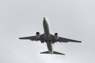 Istanbul, Türkiye - 04 Mart 2018: Türk Hava Yolları Boeing 737-8f2 (Cn 40976) açılış Istanbul Ataturk Havaalanı'na. Senin 328 filo büyüklüğü ve 302 hedefleri Türkiye'nin bayrak taşıyıcı