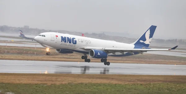 Κωνσταντινούπολη Τουρκία Μαρτίου 2018 Mng Airlines Airbus A330 243F 1332 — Φωτογραφία Αρχείου