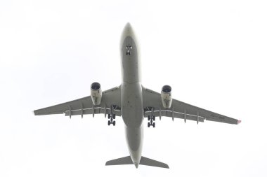 Istanbul, Türkiye - 04 Mart 2018: Türk Hava Yolları'nın Airbus A330-343 Istanbul Ataturk Havaalanı'na iniş (Cn 1228) x. Senin 328 filo büyüklüğü ve 302 hedefleri Türkiye'nin bayrak taşıyıcı