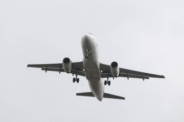 Istanbul, Türkiye - 04 Mart 2018: Türk Hava Yolları'nın Airbus A320-Istanbul Atatürk Havaalanına iniş 232 (Cn 2156). Senin 328 filo büyüklüğü ve 302 hedefleri Türkiye'nin bayrak taşıyıcı