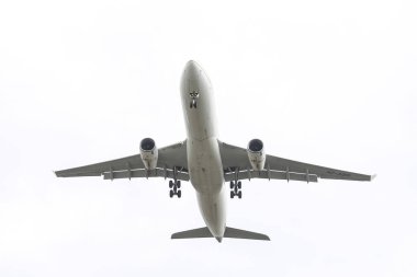 Istanbul, Türkiye - 04 Mart 2018: Suudi Arabistan hava yolları'nın Airbus A330-Istanbul Atatürk Havaalanına iniş 343e (Cn 1743). Suudi 198 filo büyüklüğü ve 89 hedefleri vardır