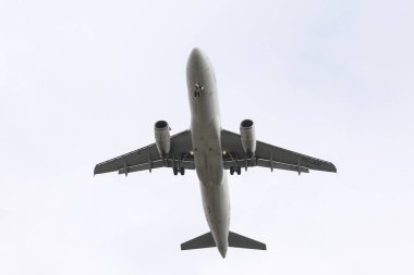 Istanbul, Türkiye - 04 Mart 2018: Türk Hava Yolları'nın Airbus A320-Istanbul Atatürk Havaalanına iniş 232 (Cn 2156). Senin 328 filo büyüklüğü ve 302 hedefleri Türkiye'nin bayrak taşıyıcı