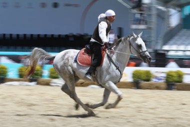 Istanbul, Türkiye - 12 Mayıs 2018: Binicilik gösterisi sırasında Etnospor Kültür Festivali