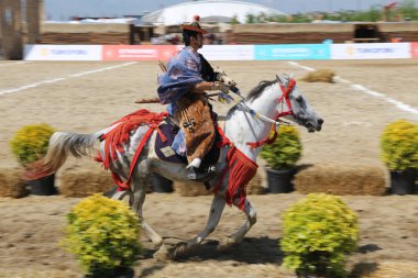 Istanbul, Türkiye - 12 Mayıs 2018: Japon Yabusame gösteri sırasında Etnospor Kültür Festivali