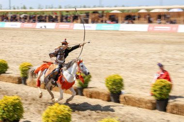 Istanbul, Türkiye - 12 Mayıs 2018: Japon Yabusame gösteri sırasında Etnospor Kültür Festivali