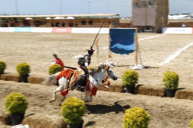 Istanbul, Türkiye - 12 Mayıs 2018: Japon Yabusame gösteri sırasında Etnospor Kültür Festivali